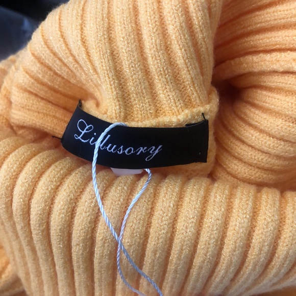 #18 LILLUSORY  Oversized Turtleneck  Yellow Tunic Sweater Size Medium - Picture 8 of 9